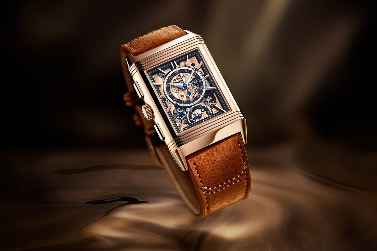 2024-holidayseason-q389256j-reverso-tribute-chronograph-verso-levitation-srgb-16x9-1.jpg