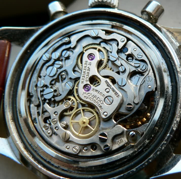 Movado 90 M (600x592).jpg